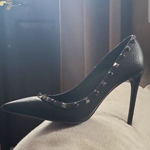 Valentino rockstud pumps 8.5 black